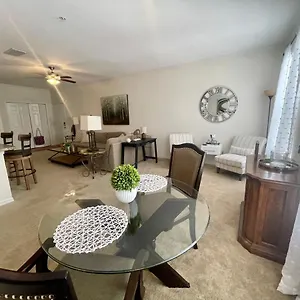 5 Star Luxury Huge 2/2 King - Close To Everything Apartment